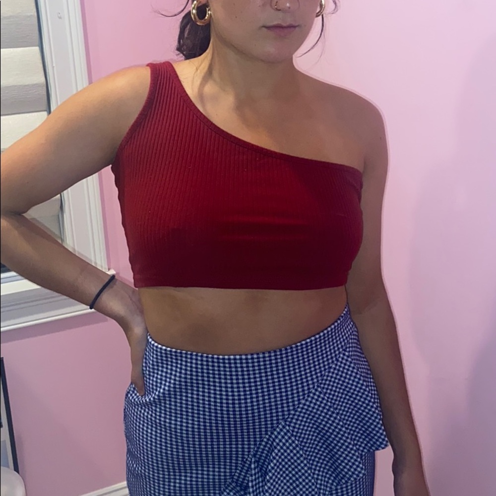 maroon one shoulder crop top
